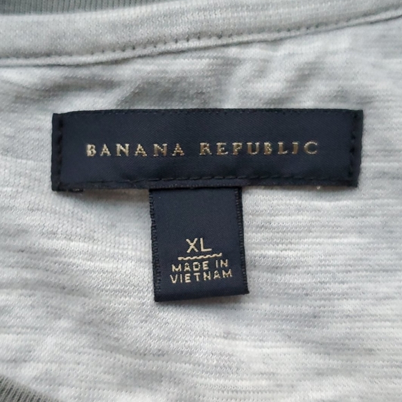 NWOT Banana Republic Long Sleeved Tee - Picture 4 of 6